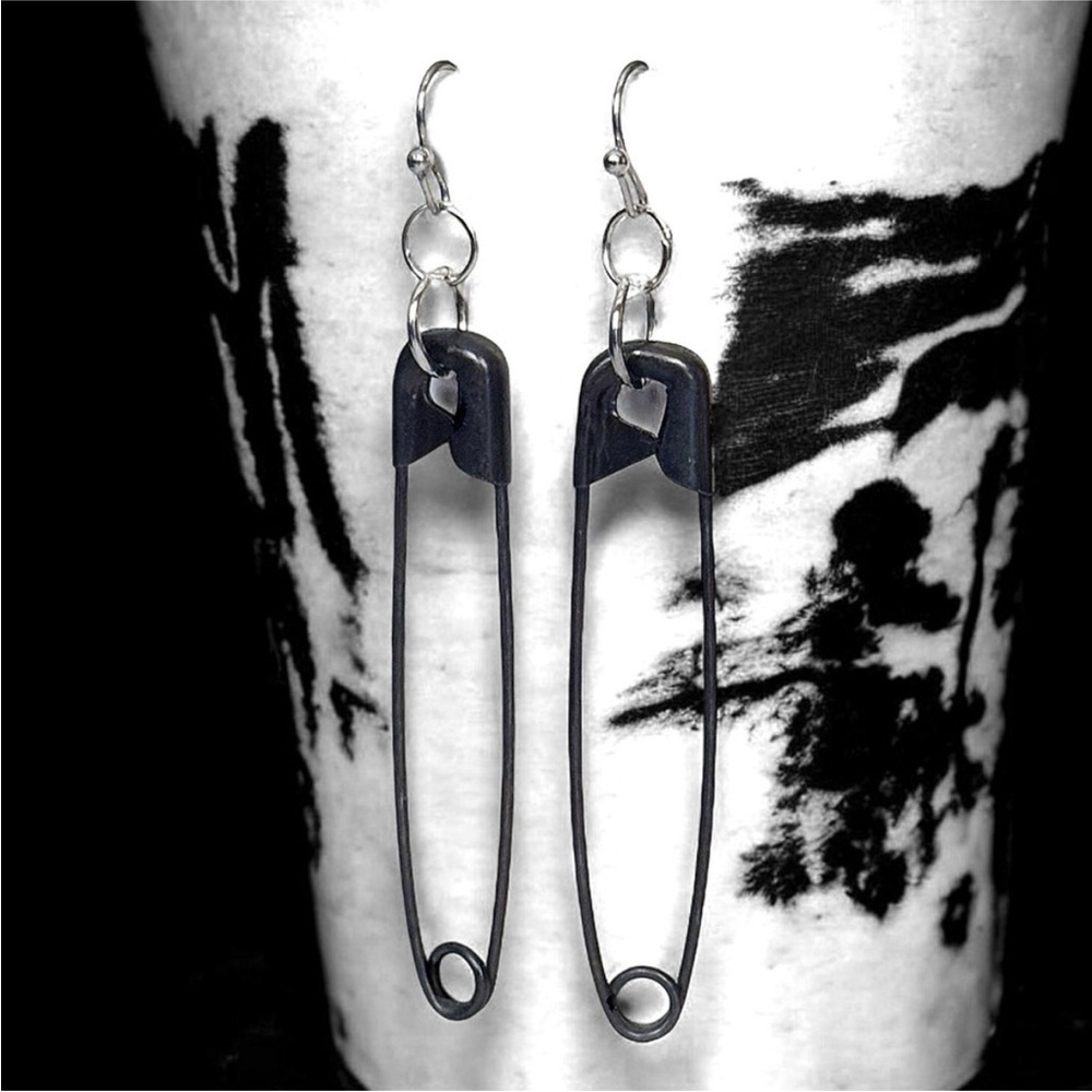 5 For $25💫Long Punk Rock Black Safety Pin Dangles